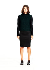 Boucle Turtle Neck in Green/Black